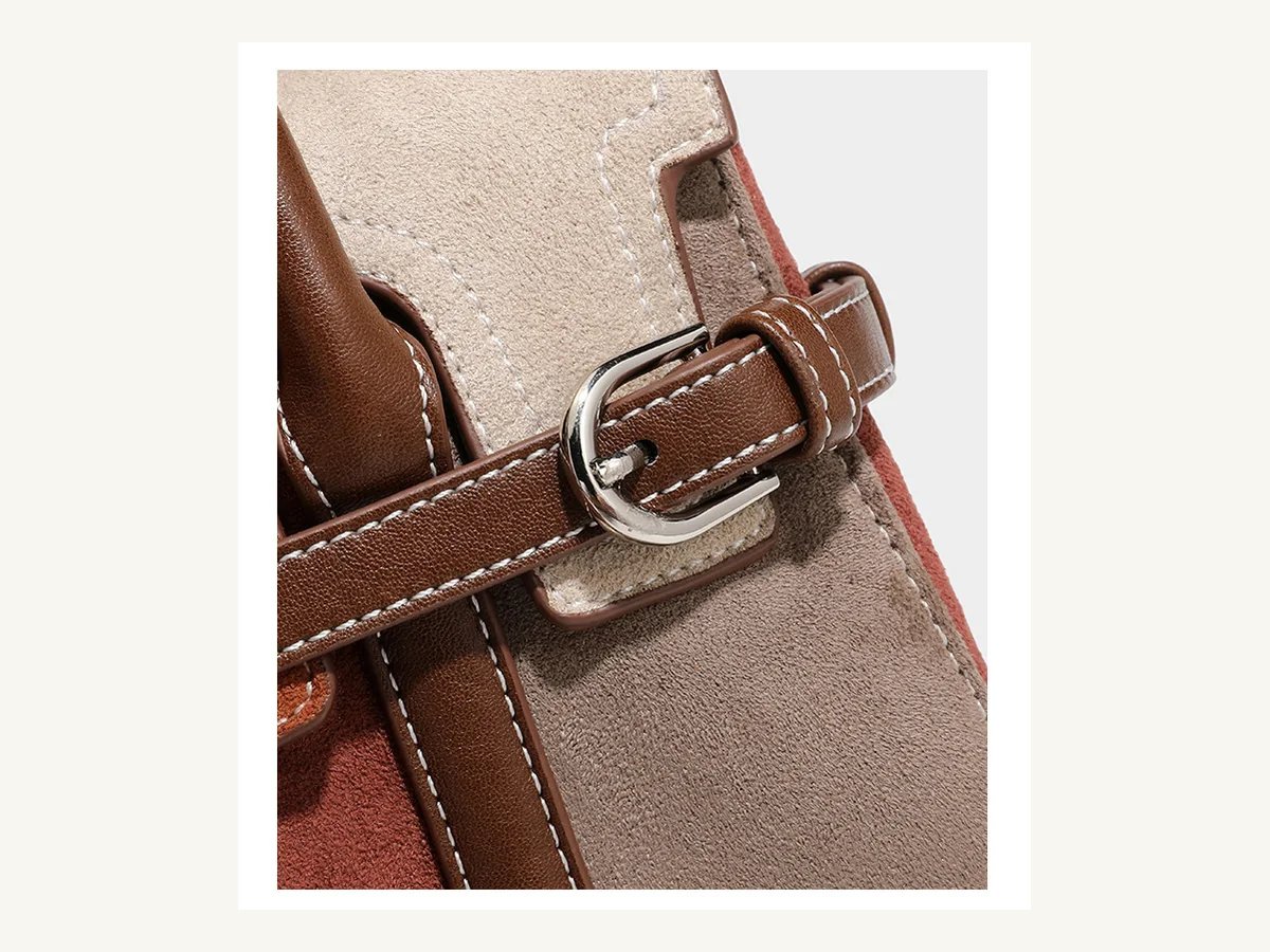 Buckle, stitching and hardware detail on ZS-9229 handbag
